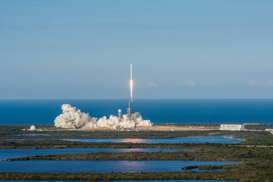 SpaceX使用回收火箭成功发送商业卫星