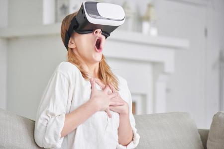 索尼计划加大向商业客户推销其VR头戴设备